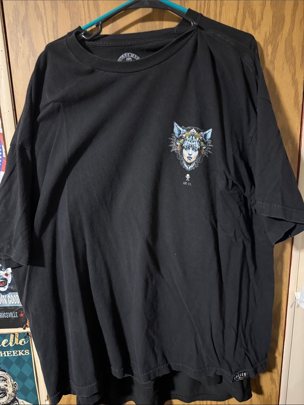 Black Short-Sleeve Tee with Wolf Face Graphic